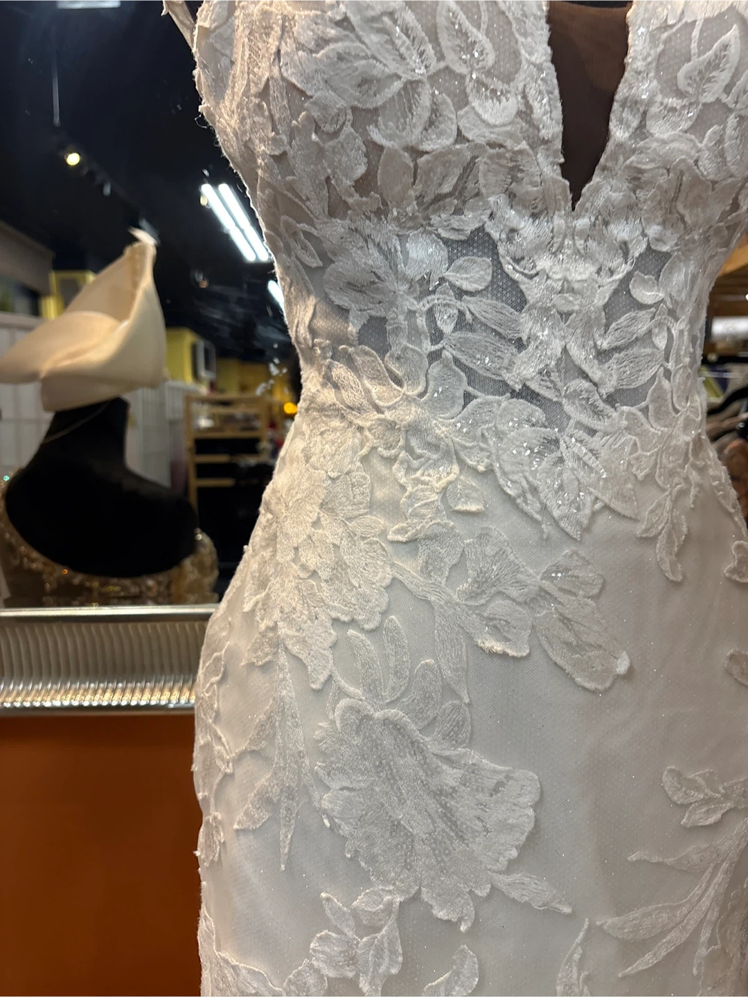 White Lace Wedding Dress - photo 3