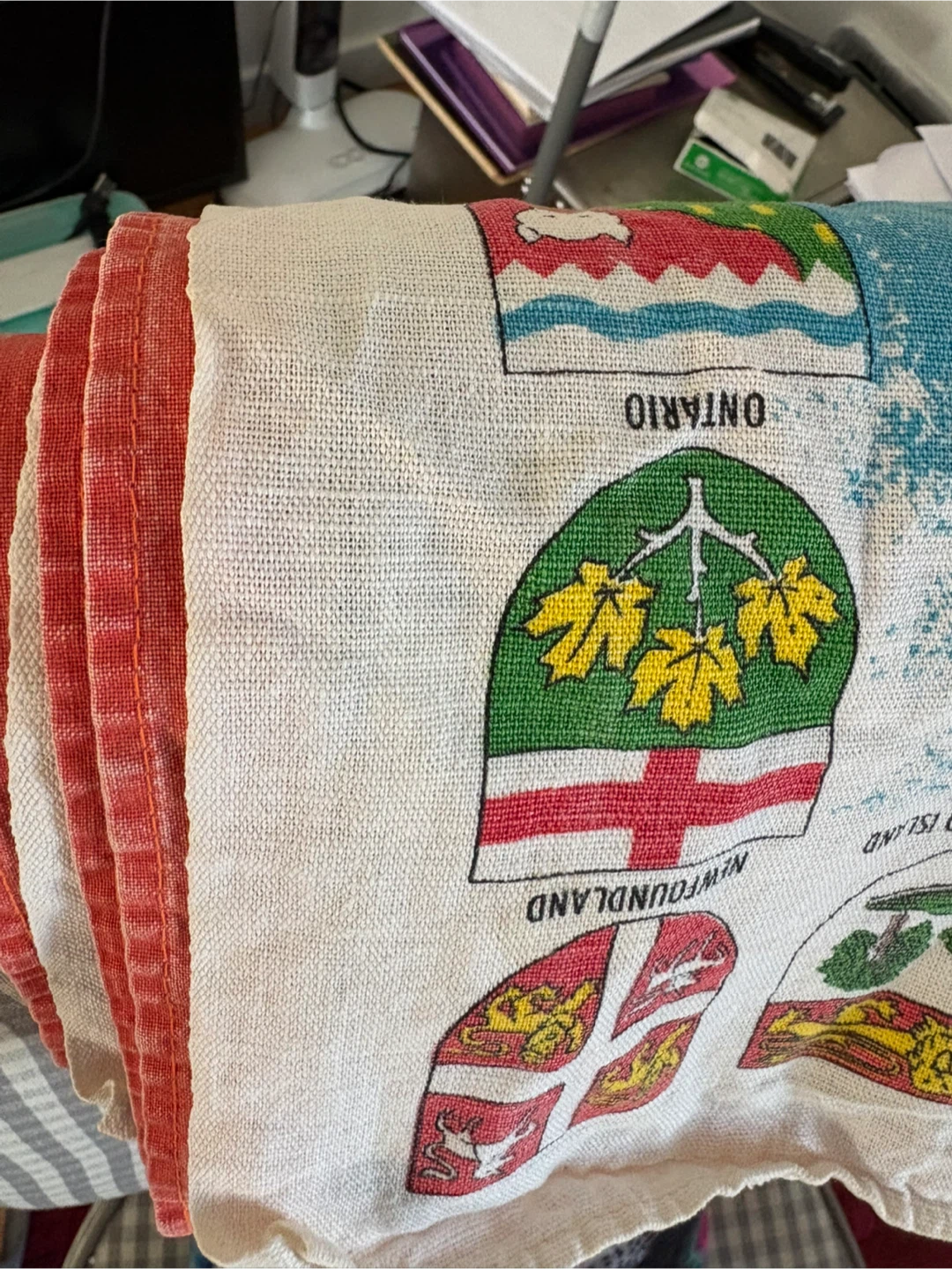 Souvenir of Canada Tea Towel Set - photo 3