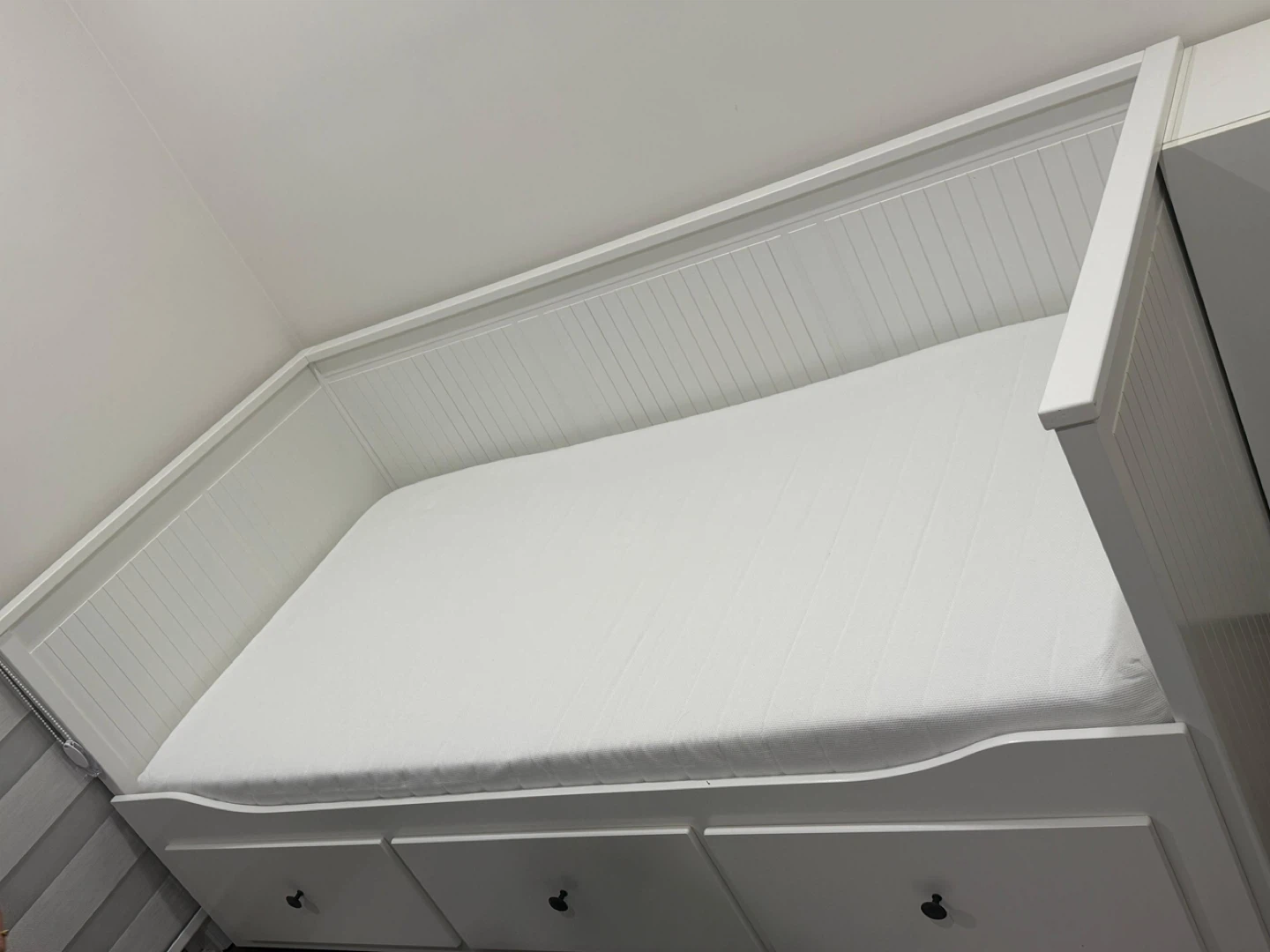 İkea White Daybed with 3 Storage Drawers