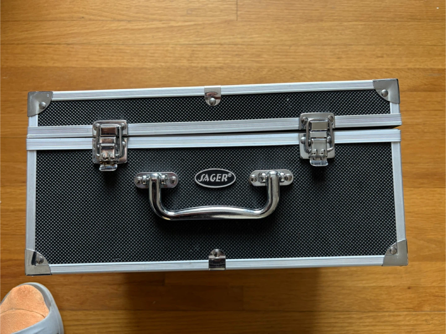 Jager black storage case with silver trim - photo 2