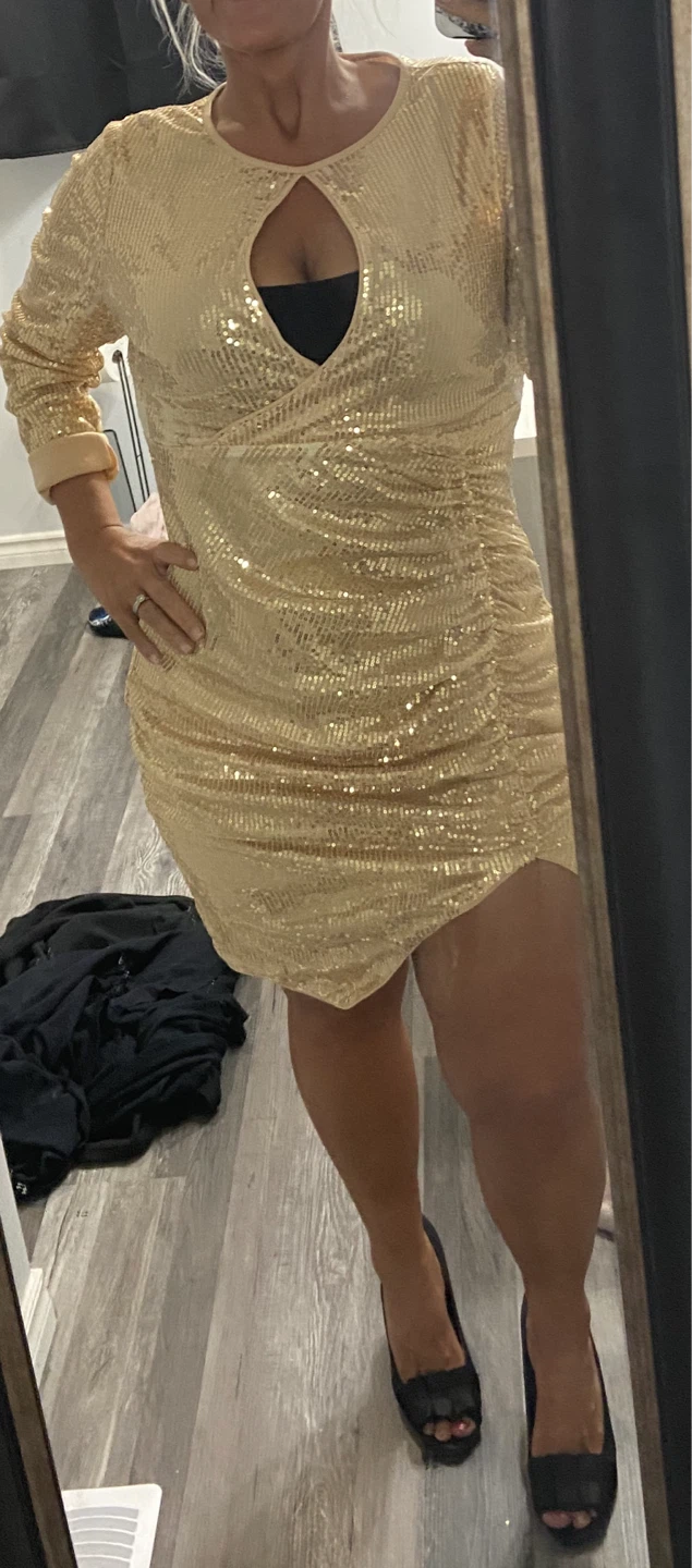 Beautiful Gold Sequin Ruched Bodycon Dress - photo 2