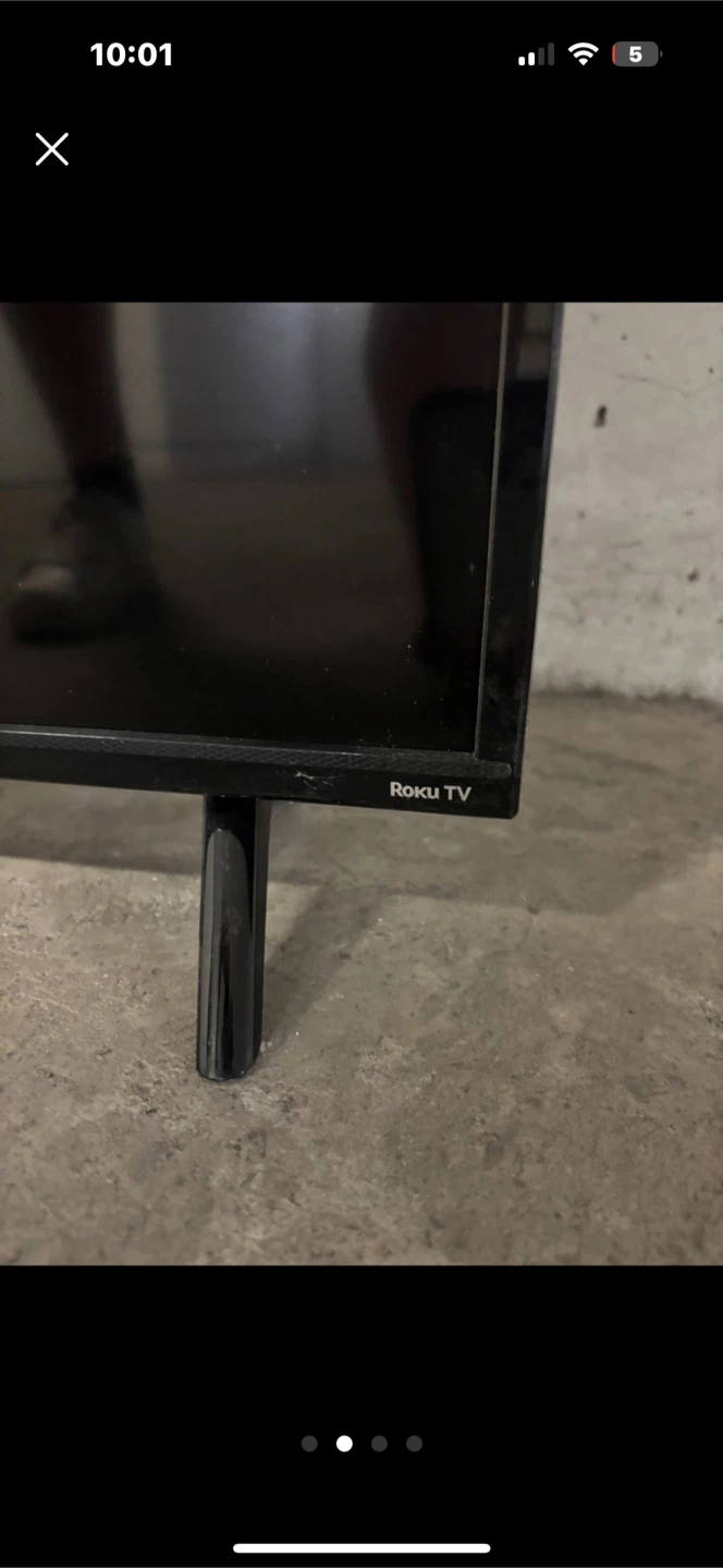 TCL Roku TV 40” - photo 2