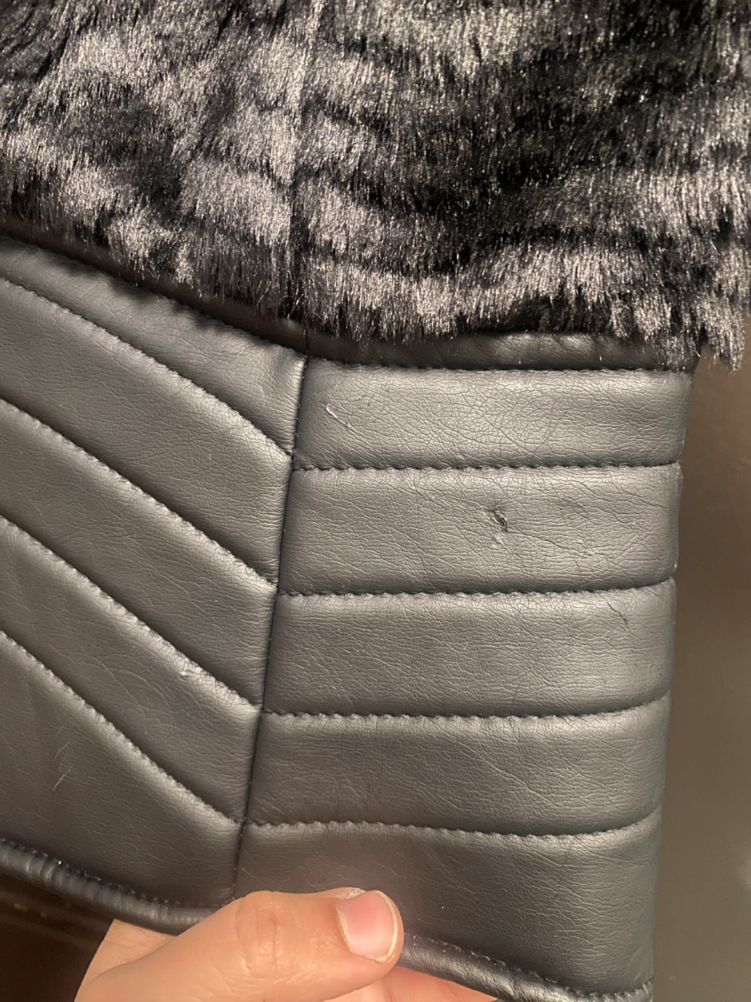 New / Unused Ci Sono Black Faux Fur & Faux Leather Vest - photo 4