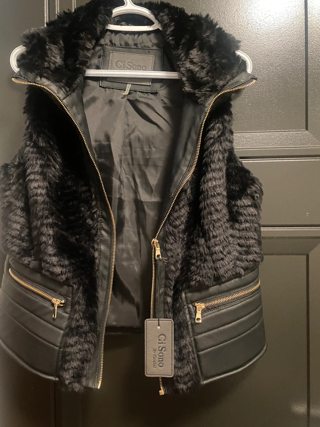 New / Unused Ci Sono Black Faux Fur & Faux Leather Vest