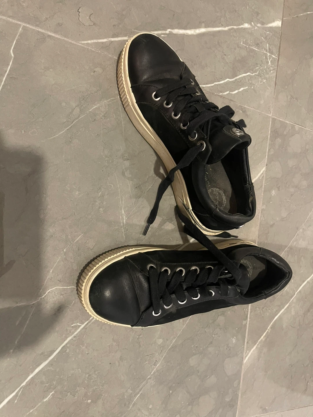 Wishbone Collection Black Leather Sneakers - Size 6M