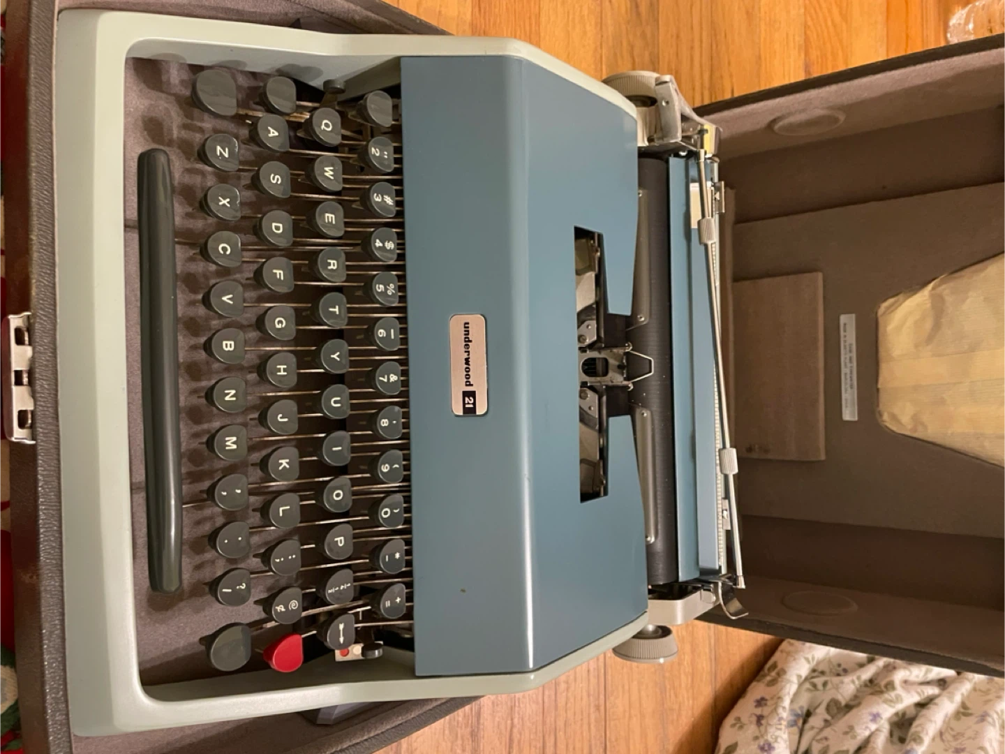 Underwood 21 Typewriter with Case
