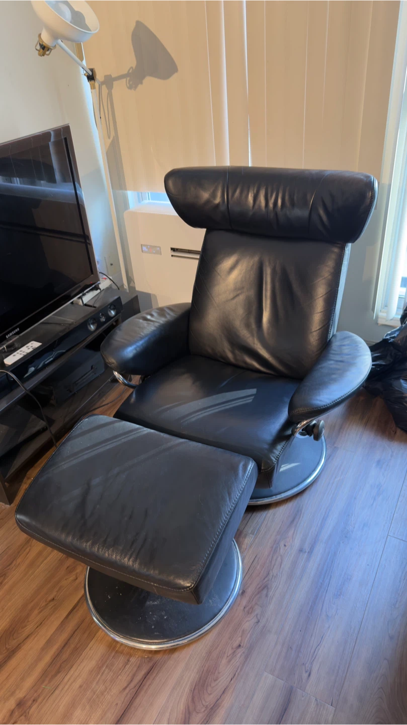 Black Leather Recliner Chair with Ottoman - photo 3