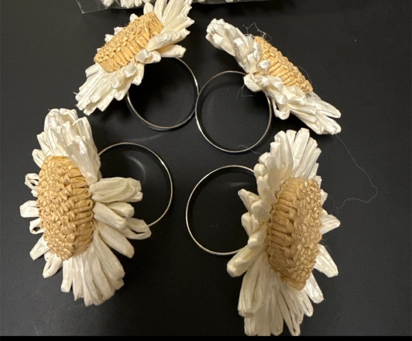 Set of 4 Daisy Napkin Rings