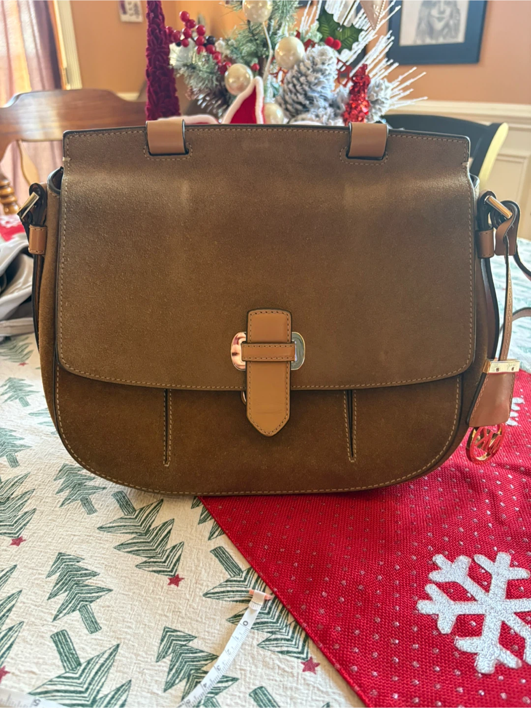 MICHAEL KORS Romy Large Suede Crossbody saddle bag - photo 3