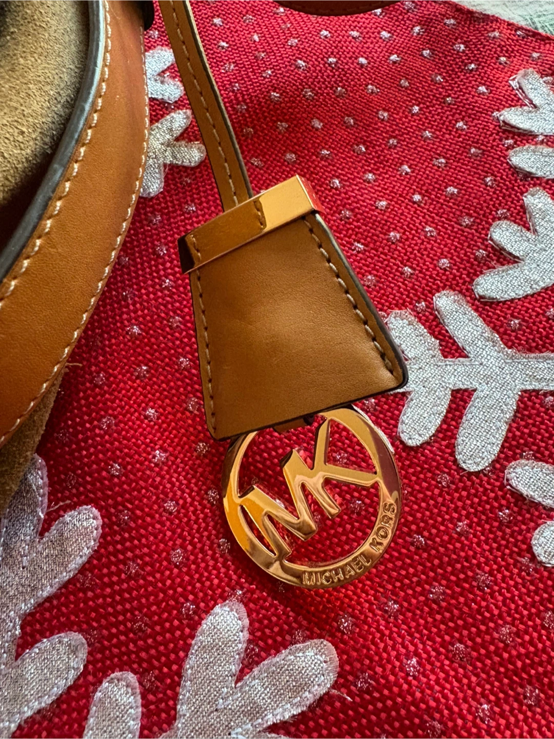 MICHAEL KORS Romy Large Suede Crossbody saddle bag - photo 5