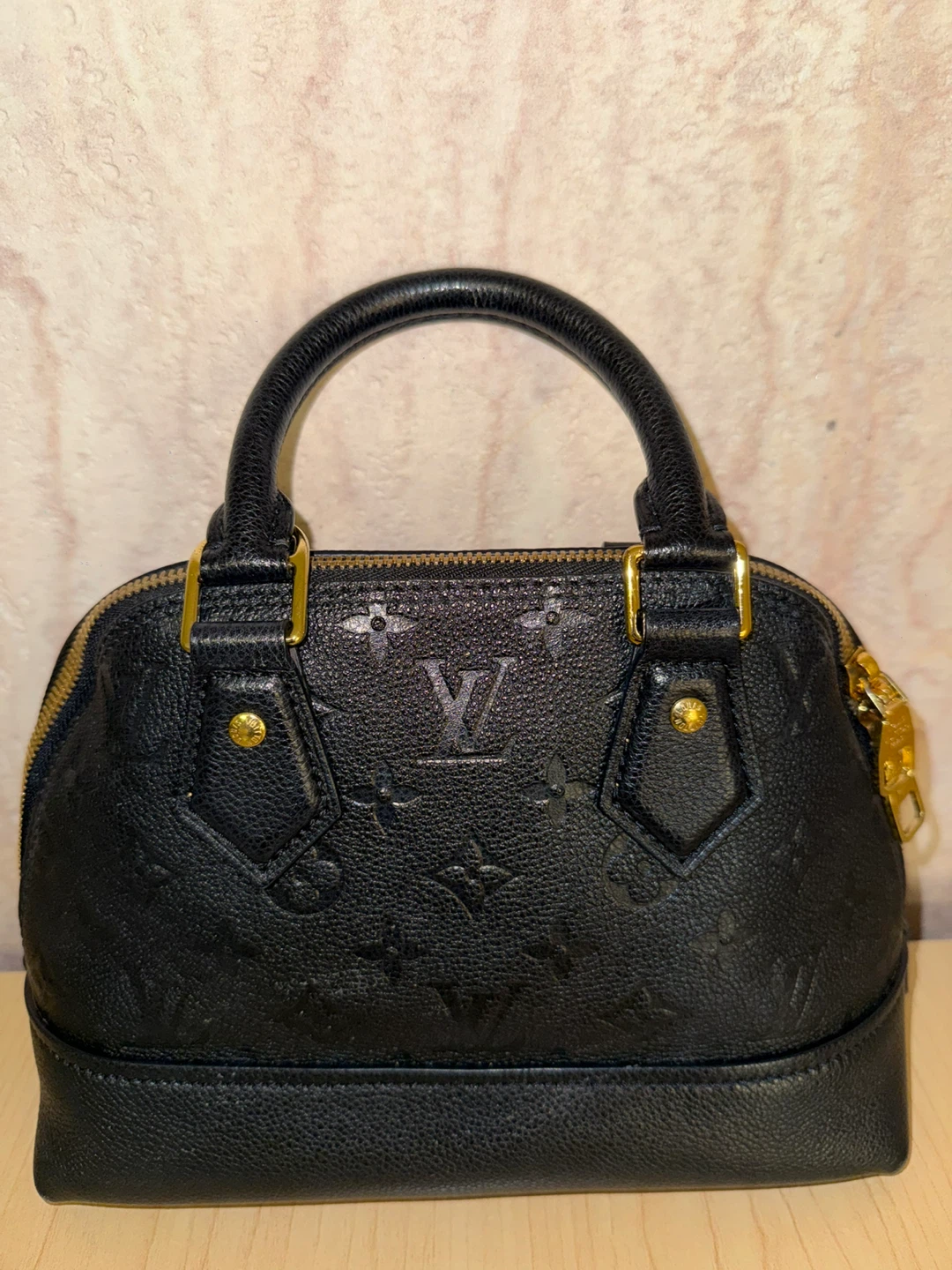 Louis Vuitton Alma Bag - photo 2