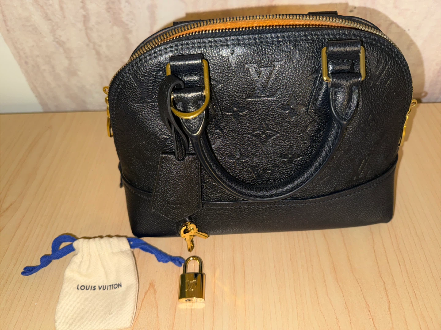 Louis Vuitton Alma Bag - photo 3