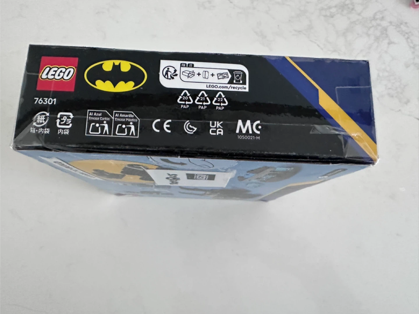 LEGO 76301 Batman & Batmobile vs. Mr. Freeze - photo 4