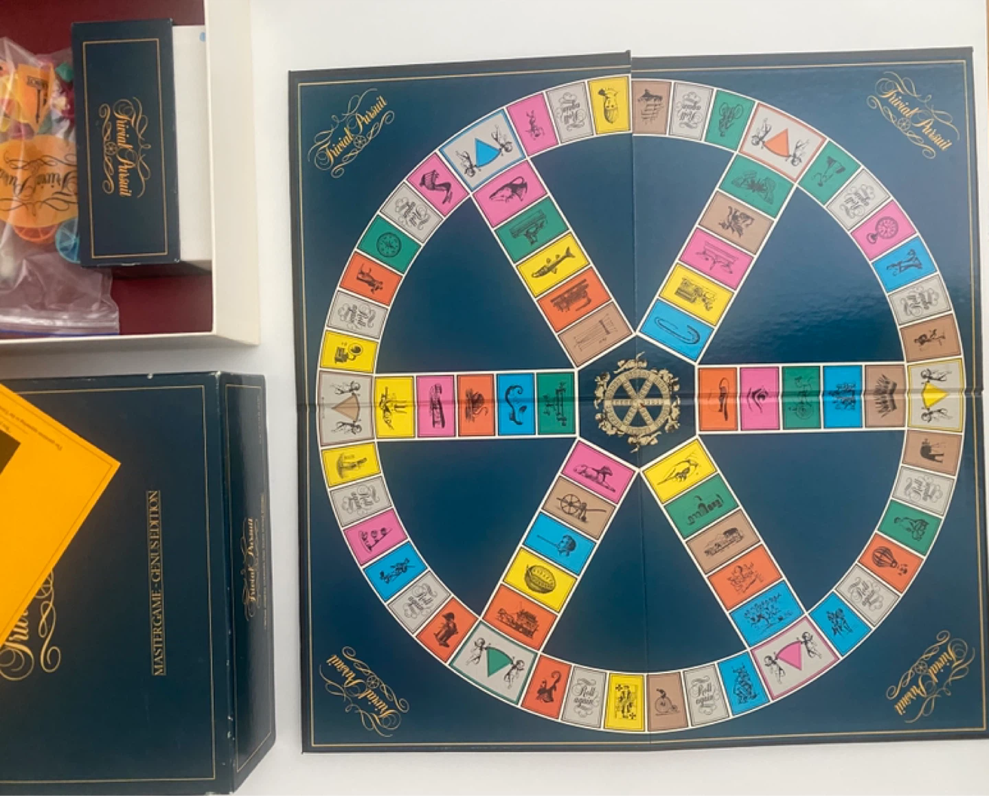 Trivial Pursuit Master Game - Genus Edition Board Game - photo 3