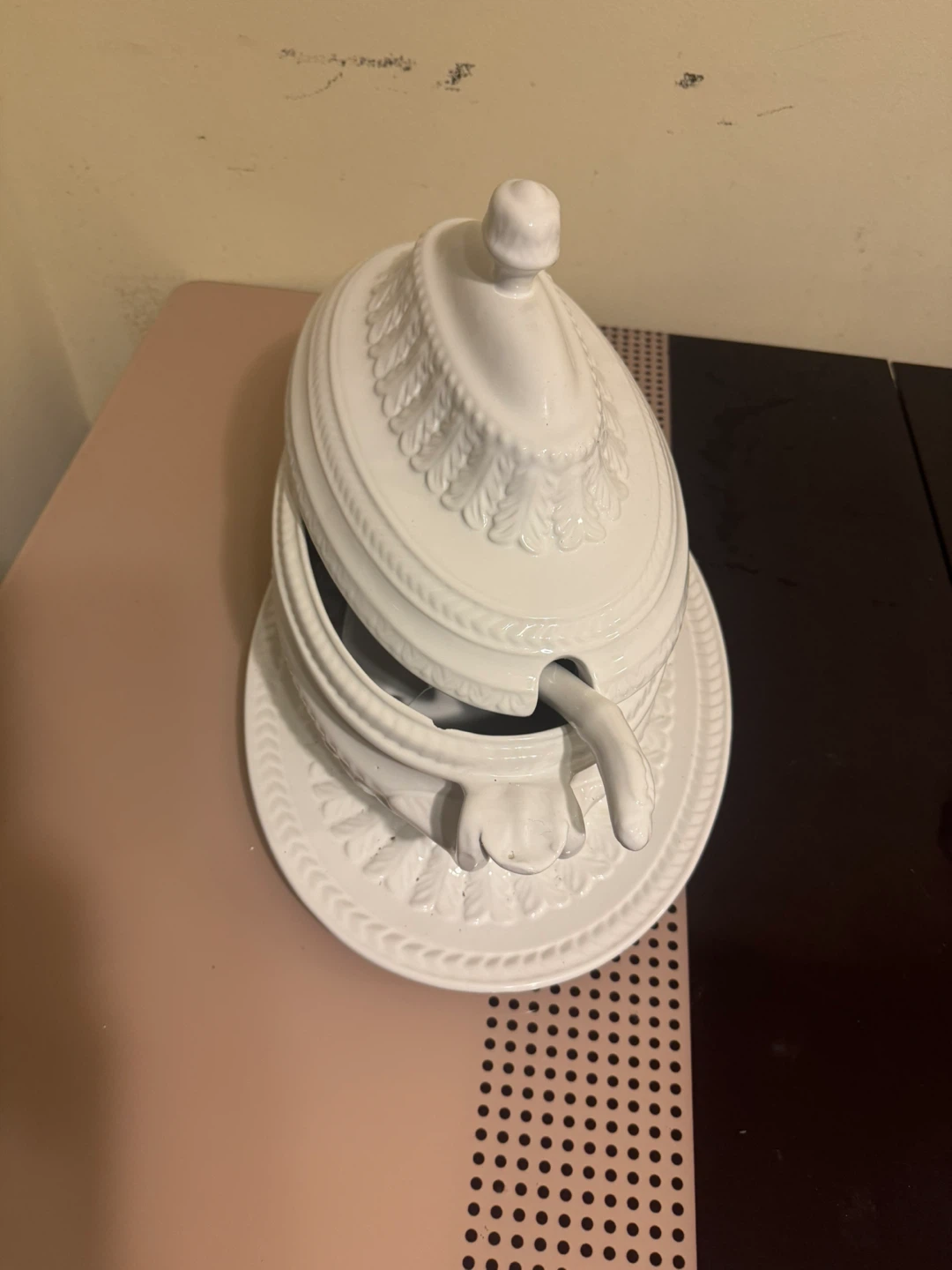 White Ceramic Tureen with Ladle - photo 2