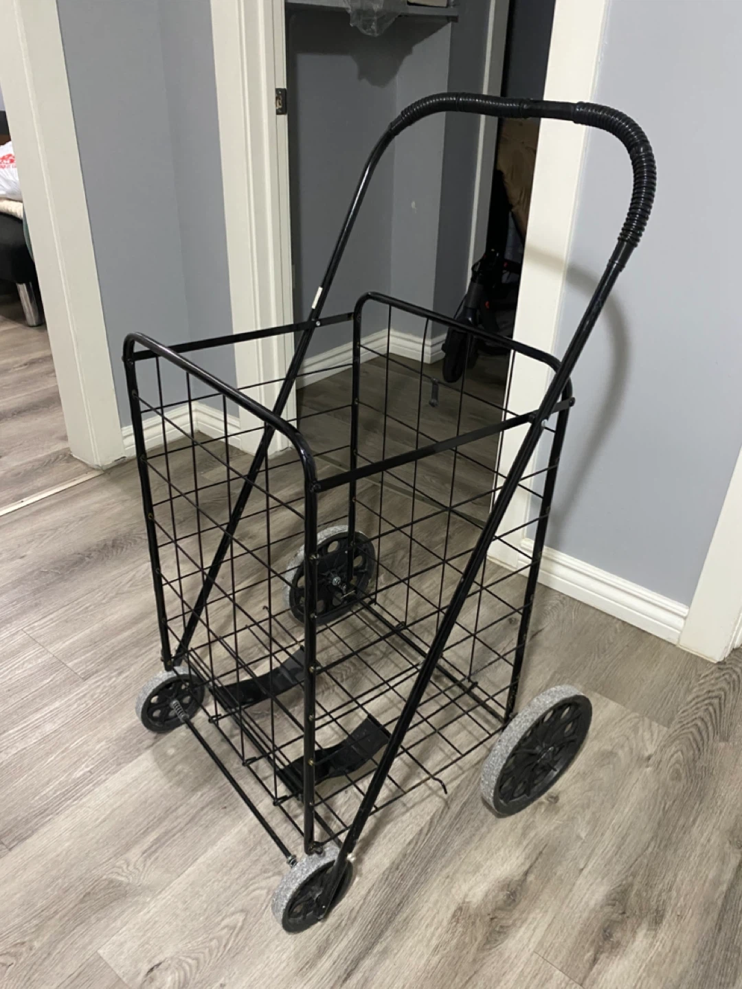 Black Wire Shopping Cart - photo 2