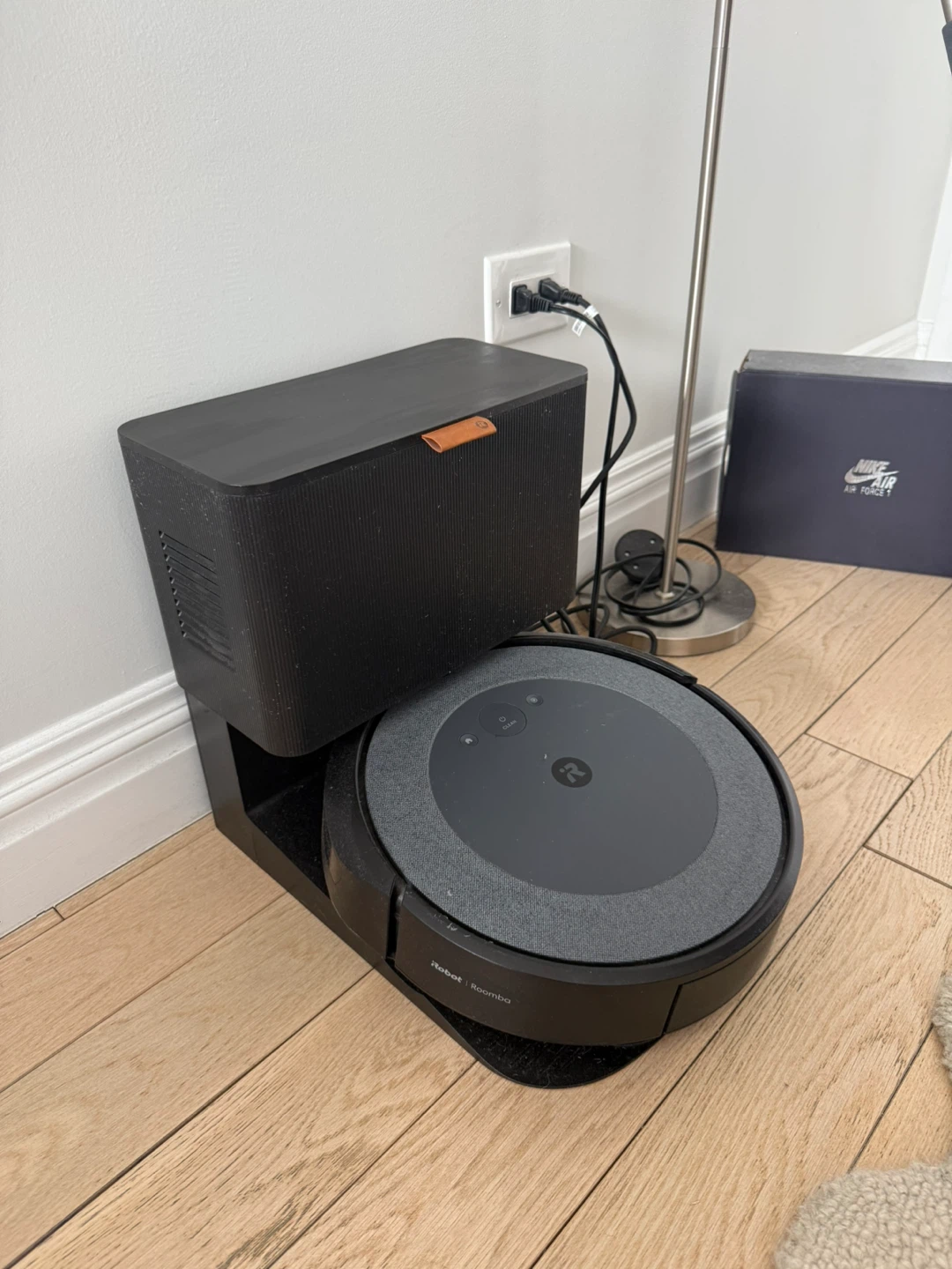 iRobot Roomba i5+ Robot Vacuum with Automatic Dirt Disposal