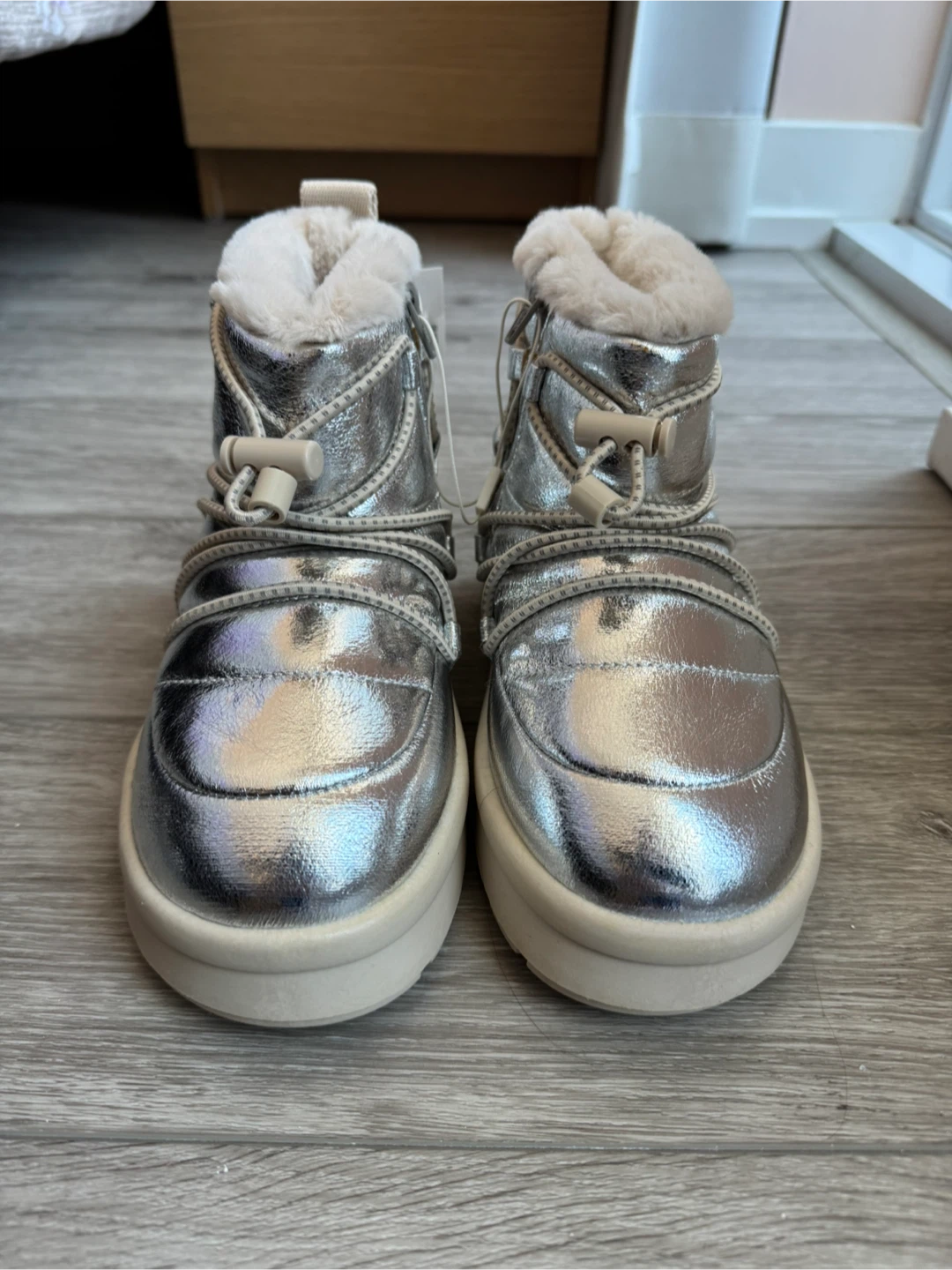 (Brand New✨) ZARA Girl’s Silver Puffer Winter Boots with Fur - photo 2