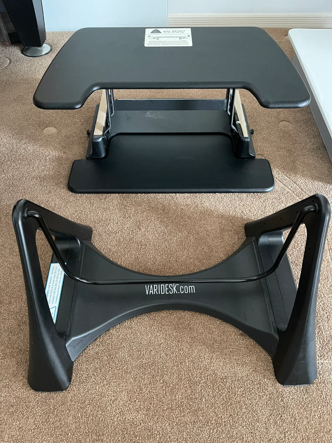 Varidesk Ergonomic standing desk and foot swing