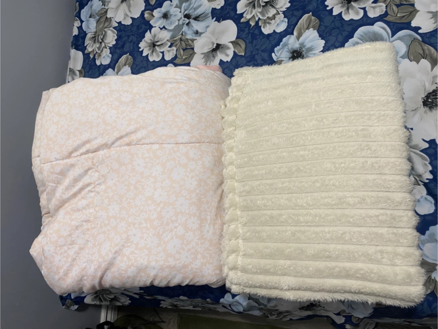 Comforter and Throw Blanket Set - photo 4