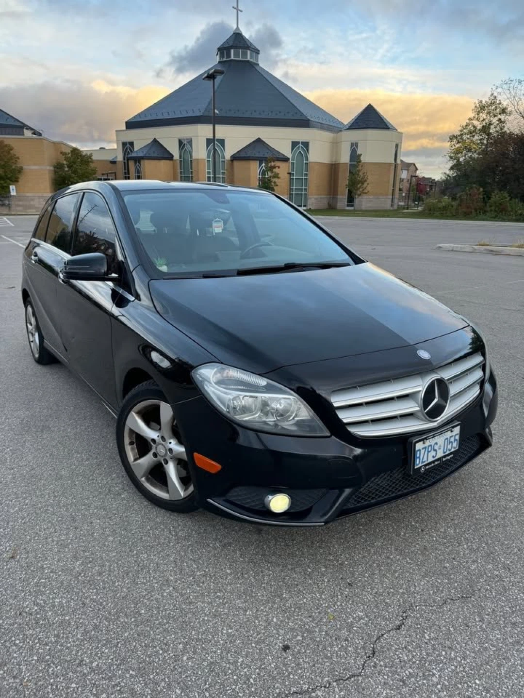 Black Mercedes-Benz B-Class
