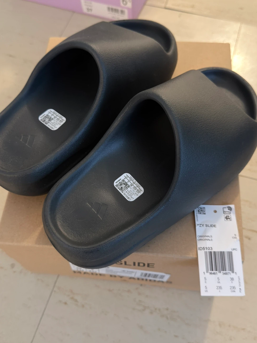 Adidas Yeezy Slide Dark Onyx