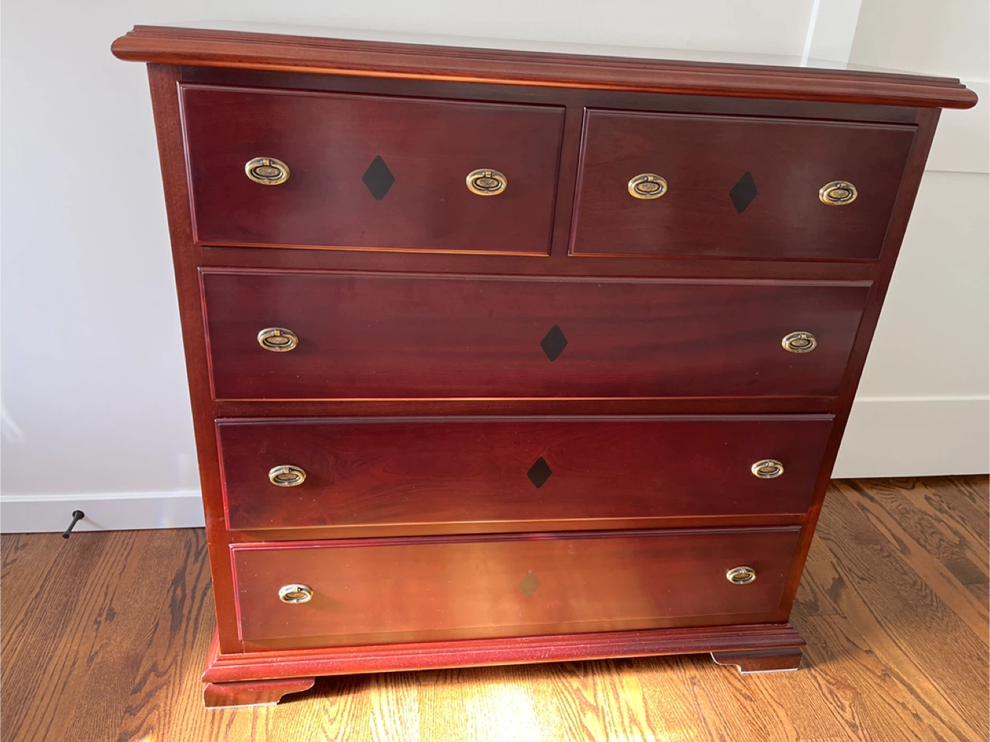 Mahogany Finish 5-Drawer Dresser
