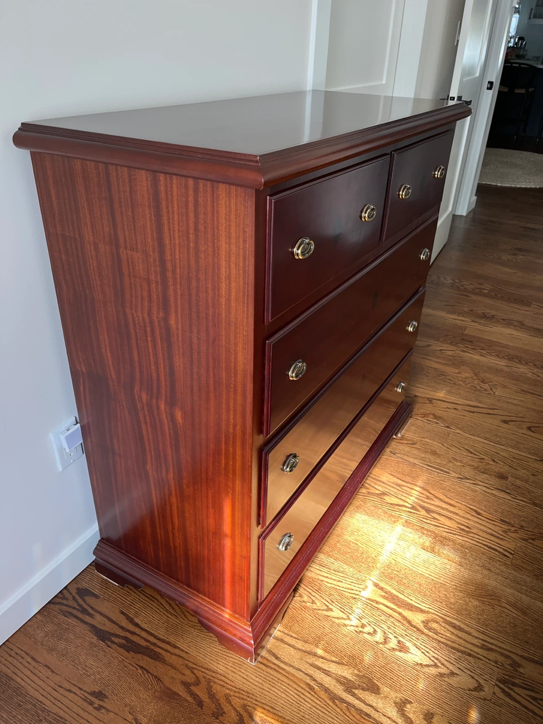 Mahogany Finish 5-Drawer Dresser - photo 4
