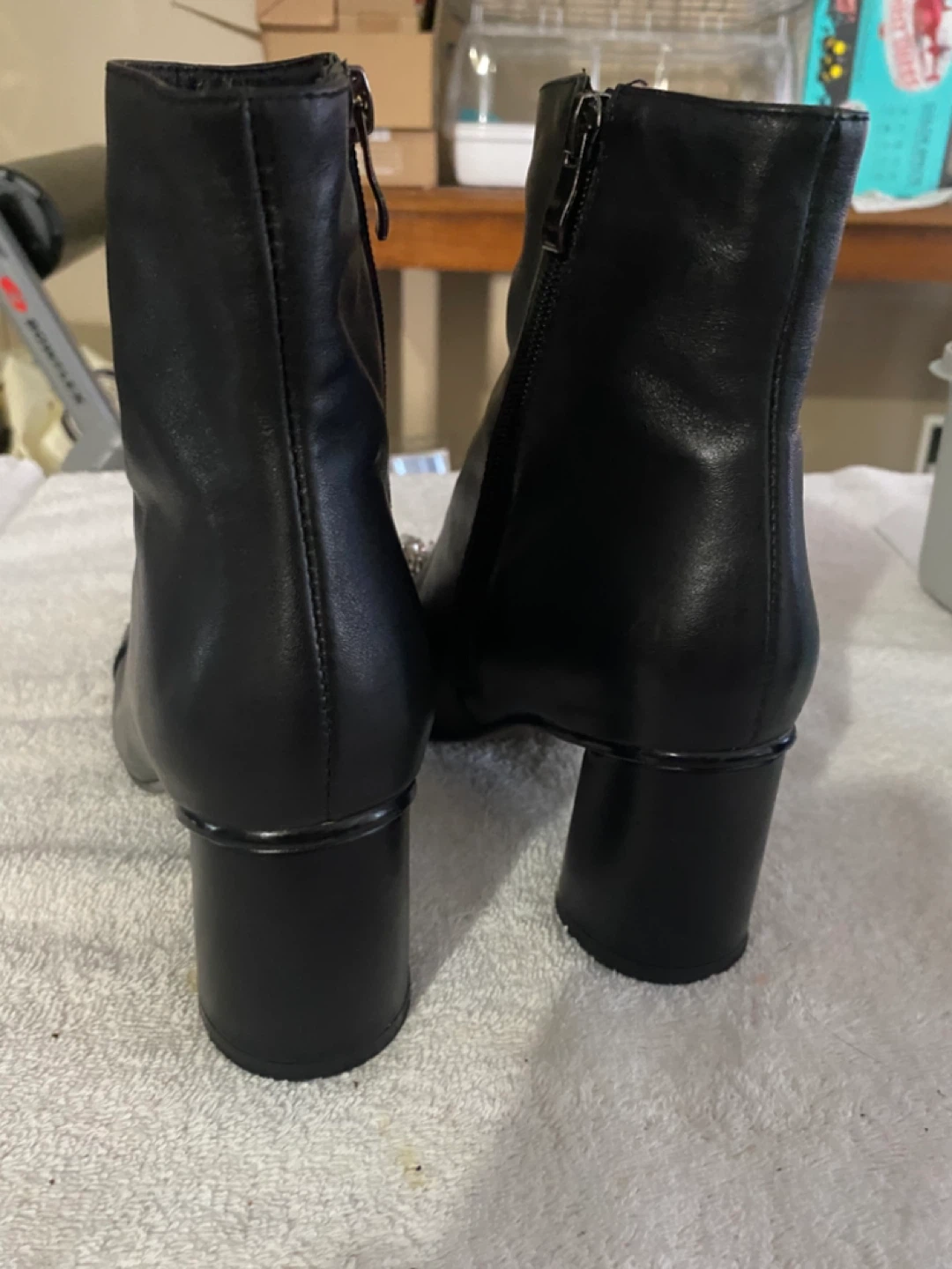 NEW 2” VERA CERIOA LEATHER BOOTS SIZE-5 - photo 4