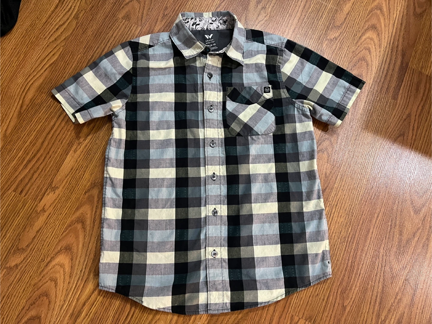 Shaun White boys’ medium plaid short sleeve shirt, black grey