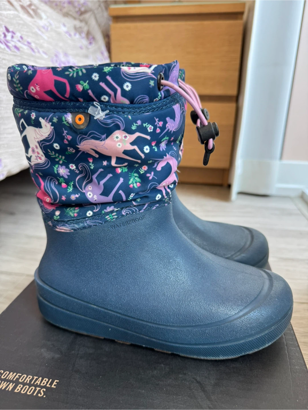 Bogs "Snowfall Unicorn" Waterproof Boots - Youth Size 6 - photo 3
