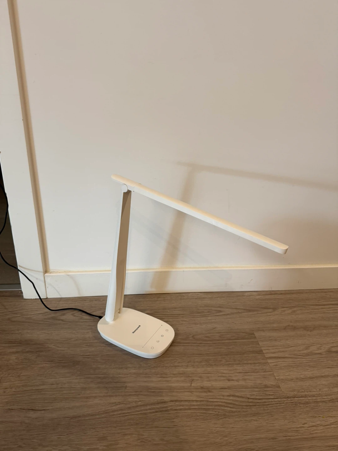 White Honeywell LED Desk Lamp