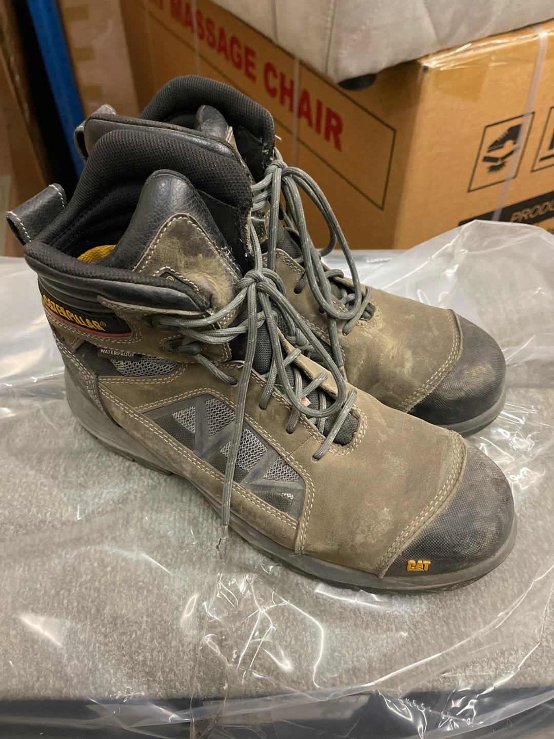 Caterpillar Size 10 Workboots.
