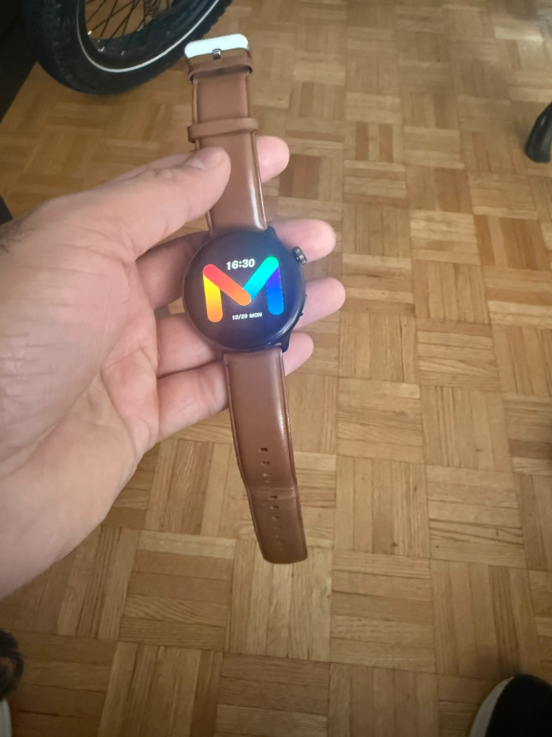 Smartwatch with Brown Leather Strap - photo 3