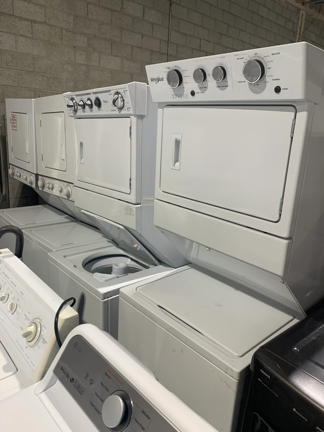 Laundry tower 27 and 24 inch only 500/-