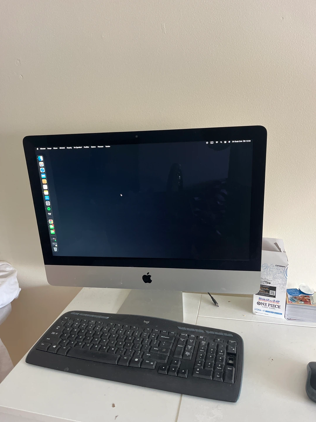 Apple iMac 21.5-Inch, 2017 Desktop Computer