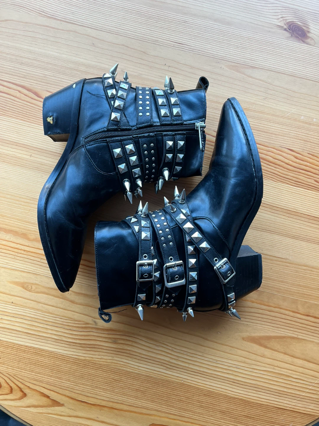 SIZE 8 - KILLSTAR STUDDED BOOTS - Spring Cleaning SALE ✈️ - photo 5