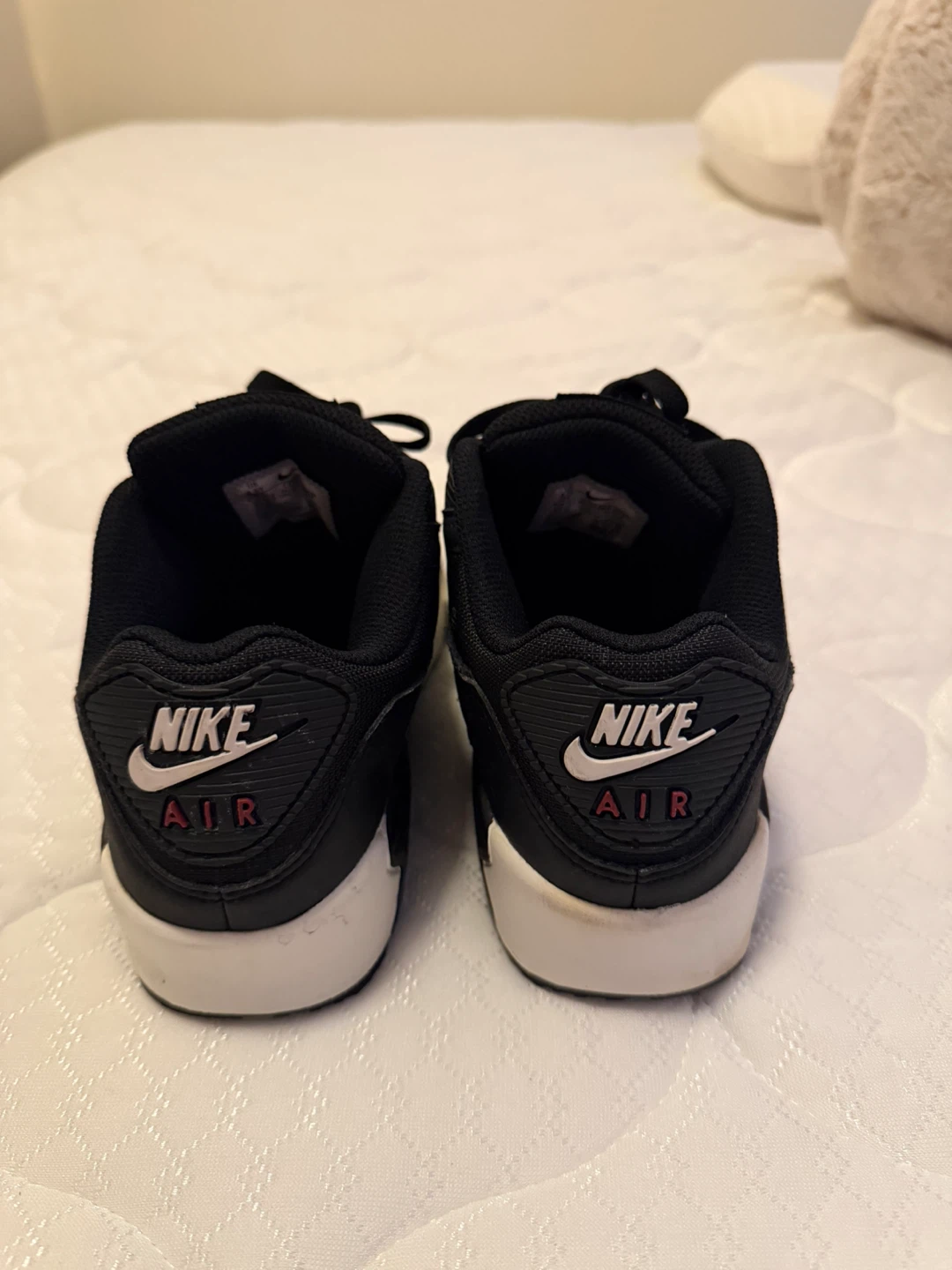 Nike Air Max 90 Shoes - Black & Red - photo 3