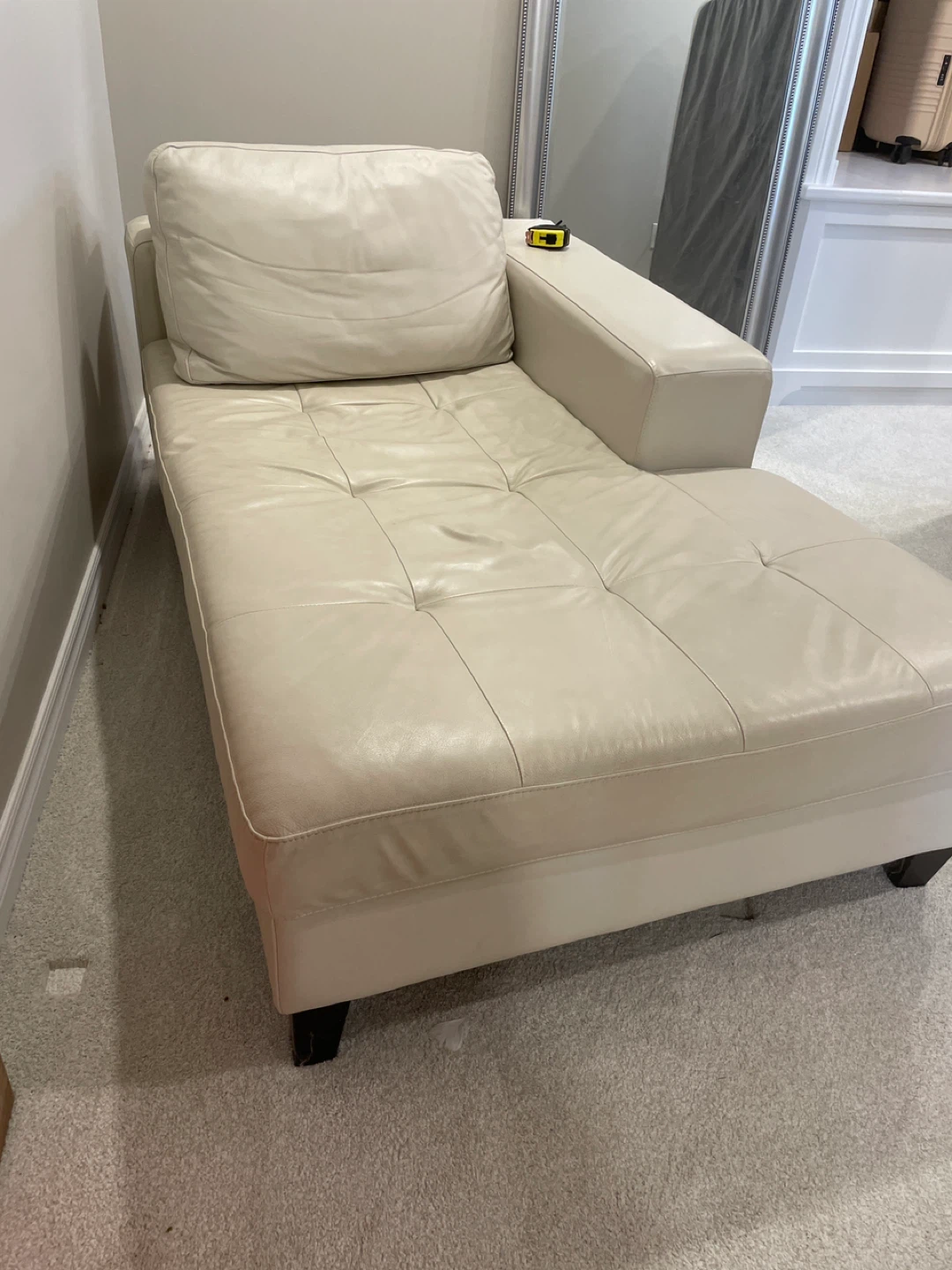 Cream Leather Chaise Lounge - photo 2