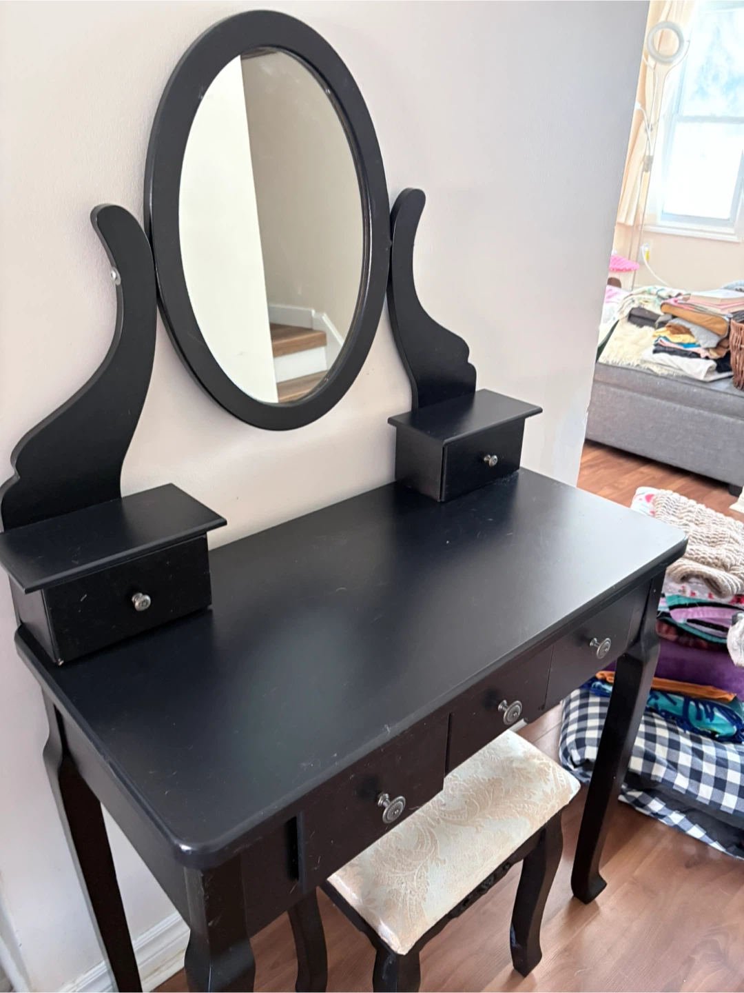 Vanity & bench - photo 2