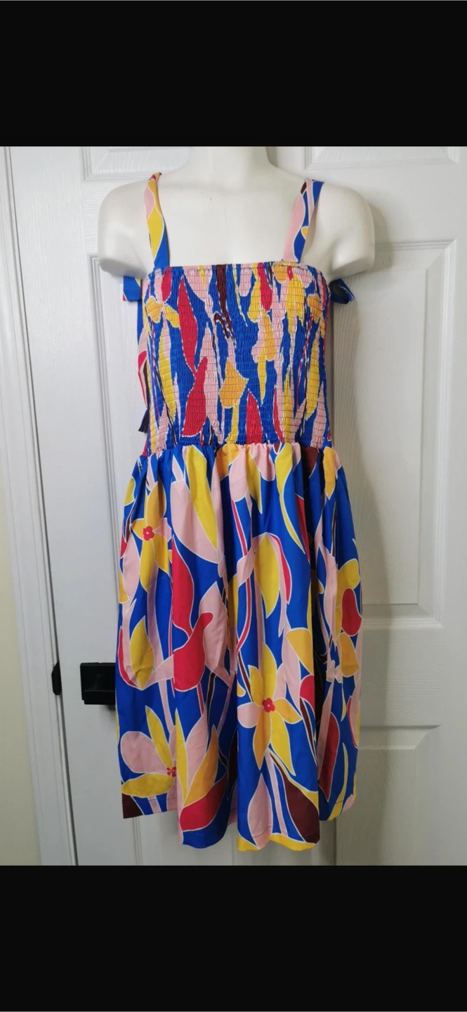 NEW! Women's Smocked Bodice Floral Jumpsuit with Tie Straps - photo 4