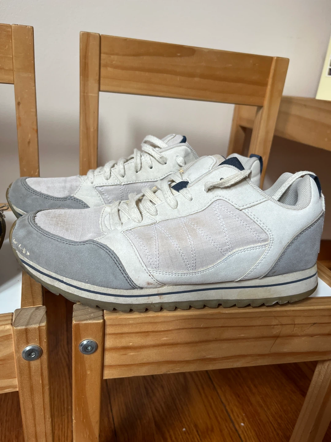 Used Adidas Sneakers - photo 4