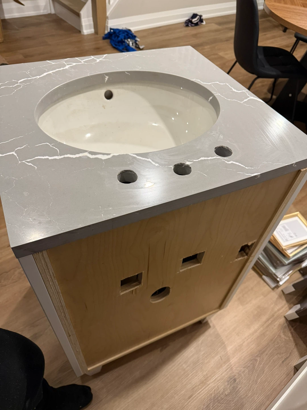 New 24” vanity - photo 3