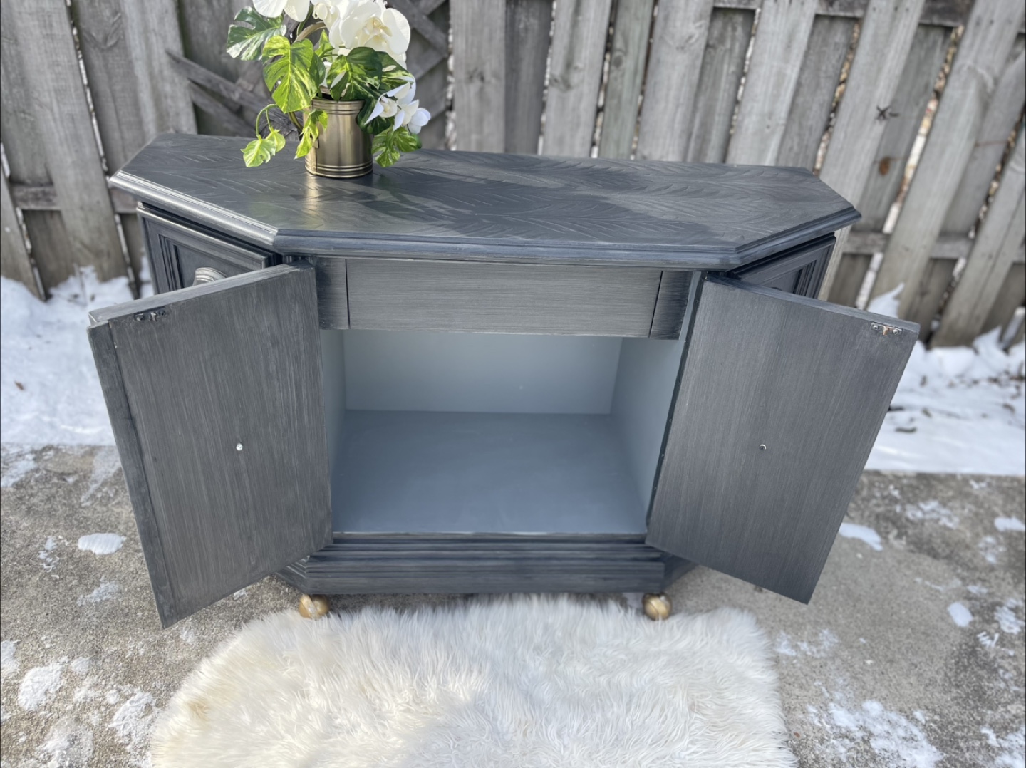 Tv stand/credenza/small console table / solid wood - photo 3