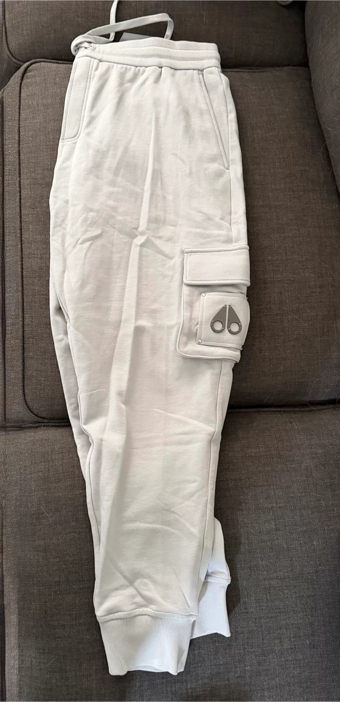 Moose Knuckles Hartesfield Cargo Jogger Pants - XL - Stone