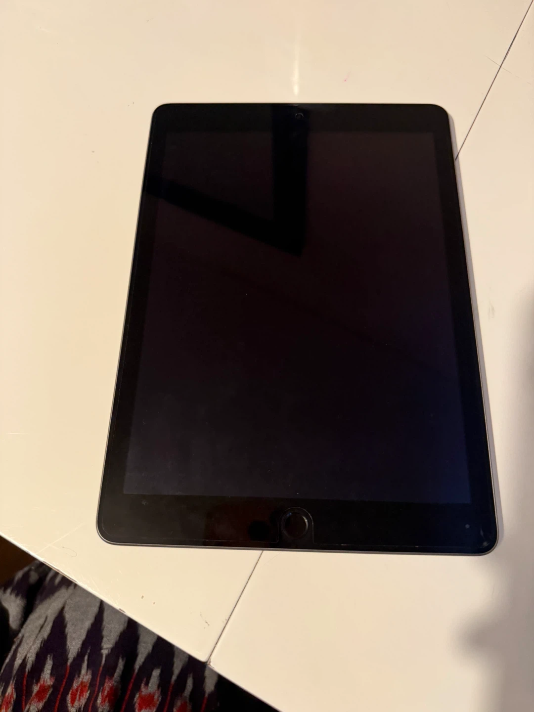 Apple iPad (5th Generation) - 32GB - Space Gray - photo 3