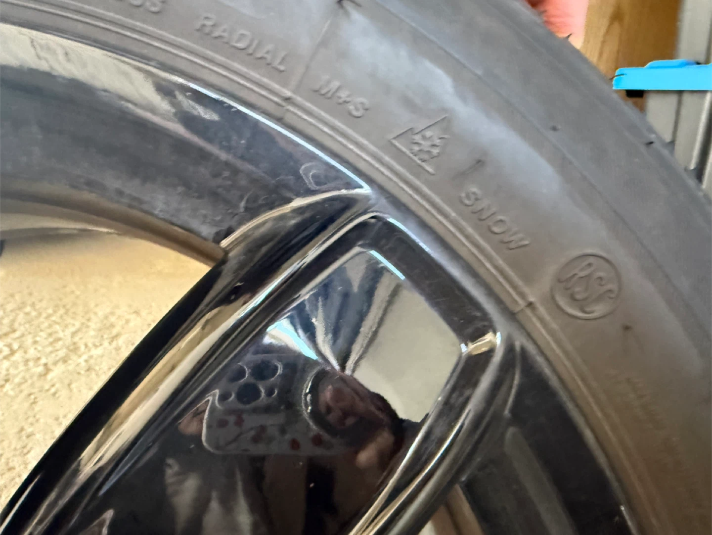 Set of 4 Bridgestone Snow Tires with Mini Rims - photo 4