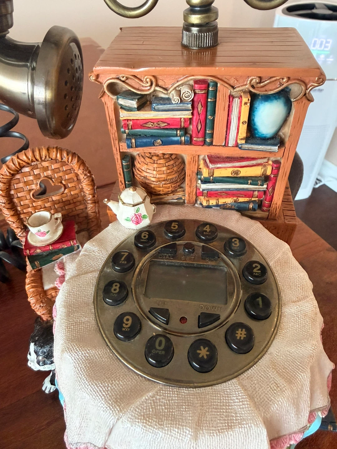 Decorative Vintage Style Telephone with Cat🏆 - photo 2
