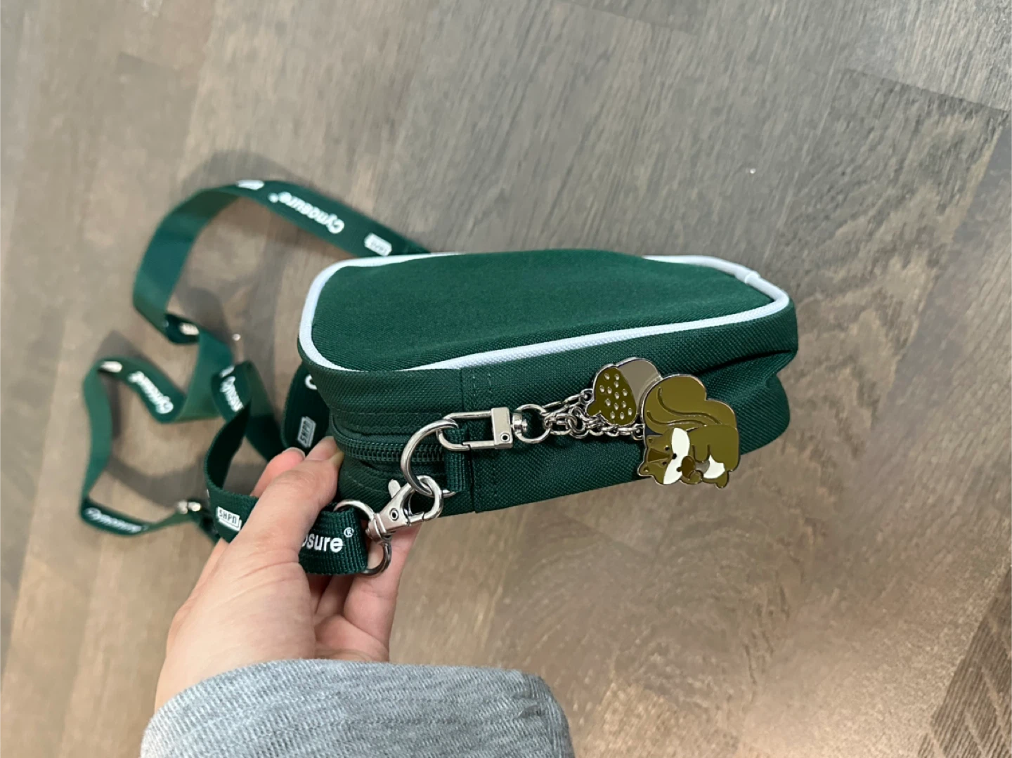 🇰🇷Crossbody Phone Bag with Charm - photo 2
