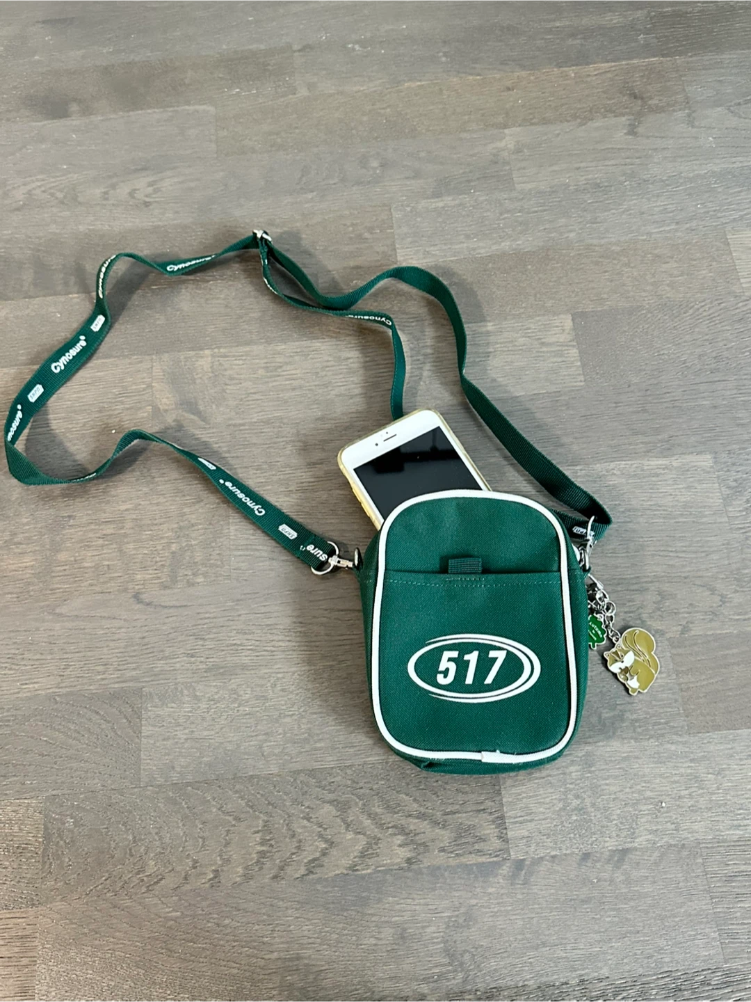 🇰🇷Crossbody Phone Bag with Charm